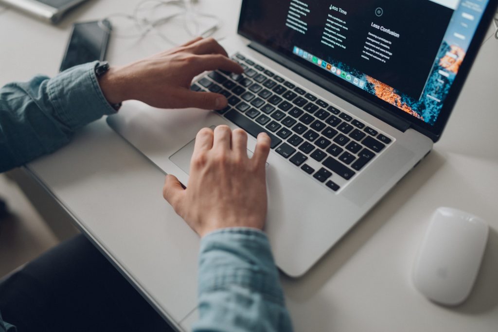 Najbolji besplatni torrent klijenti Stefan Stefancik 5P 7M5Mp2Iw Unsplash